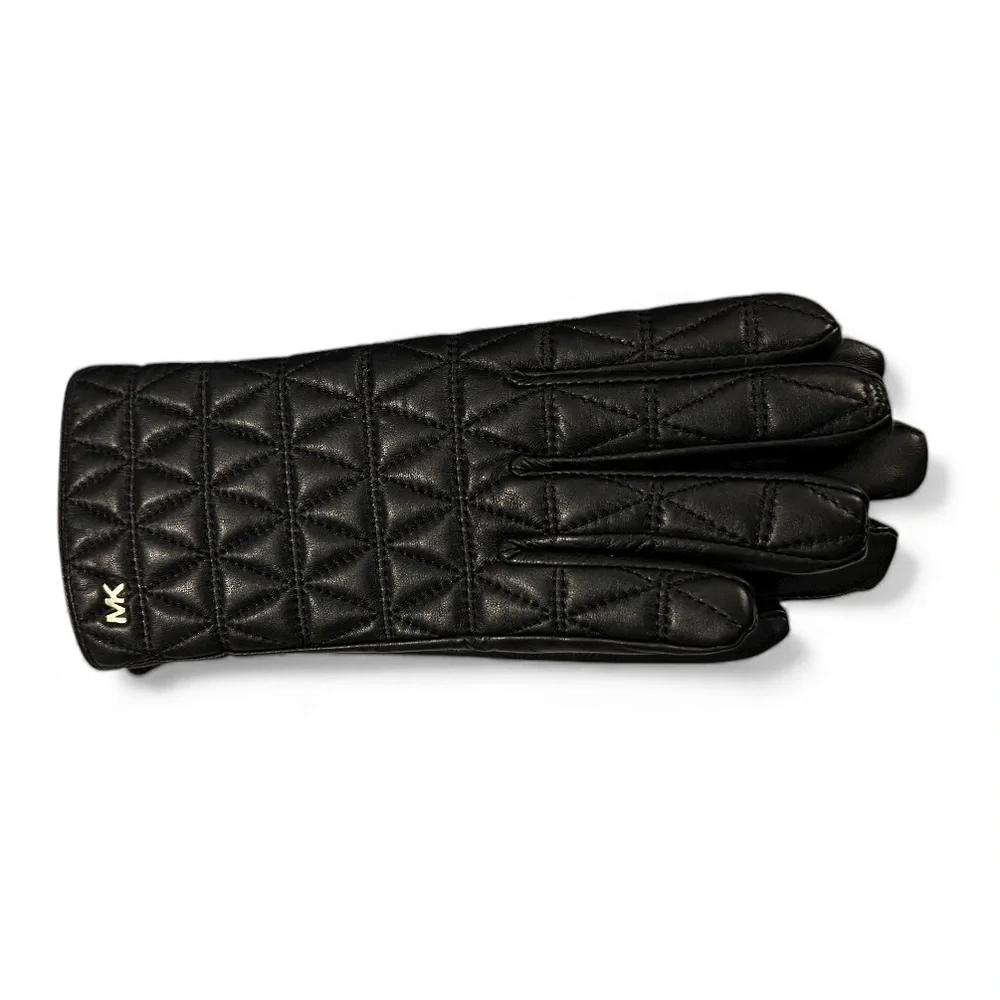 Michael Kors NWT Quilted leather tech gloves